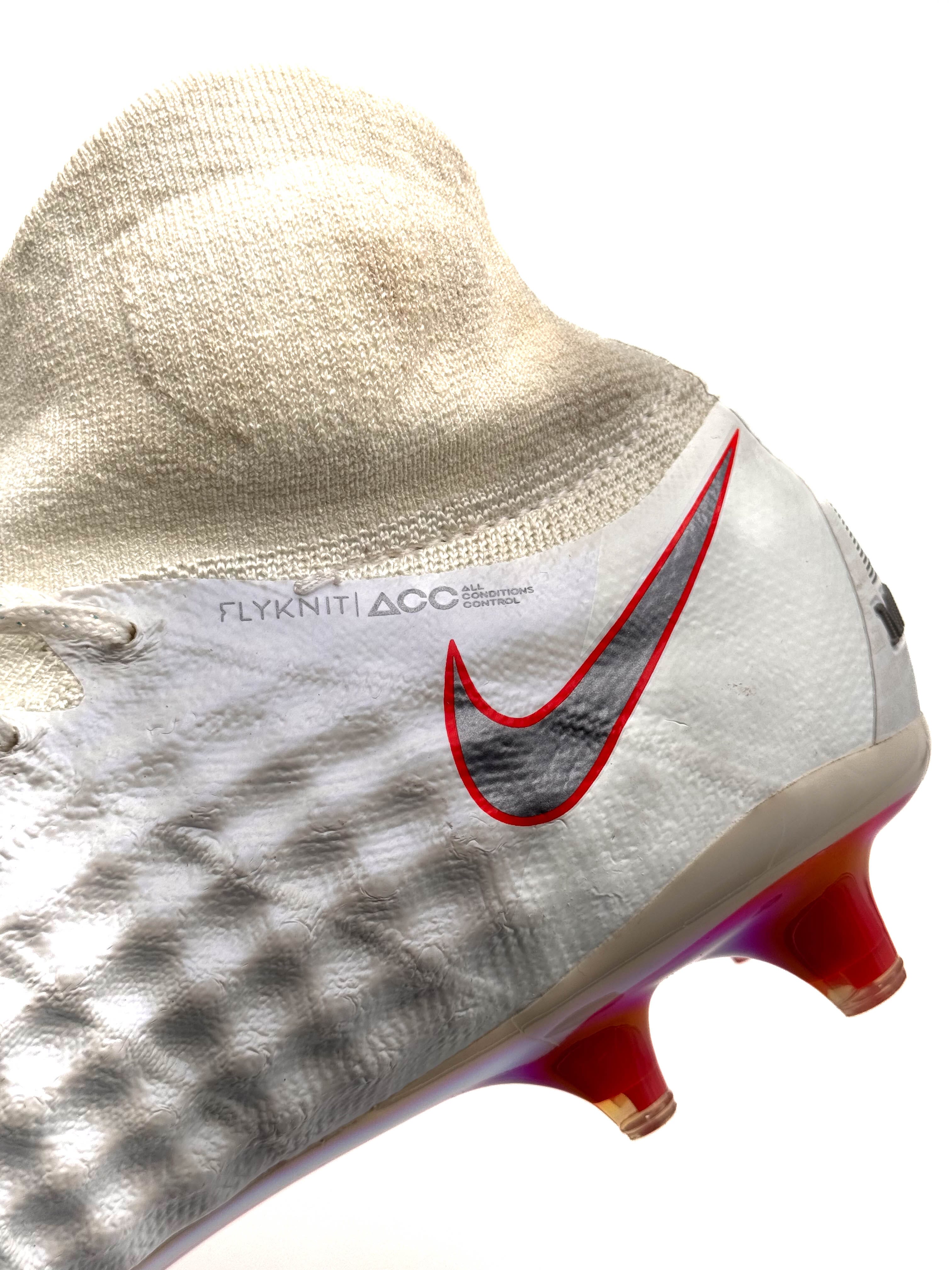 All white magistas online